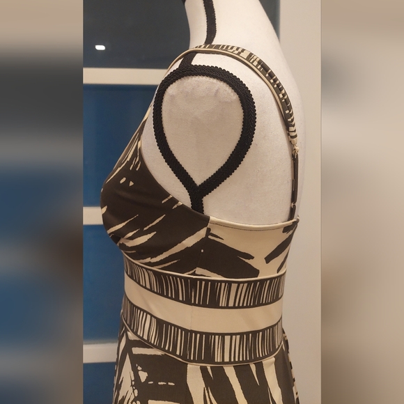 BCBGMaxAzria Tan and Cream Patterned Maxi Dress - Picture 5 of 10